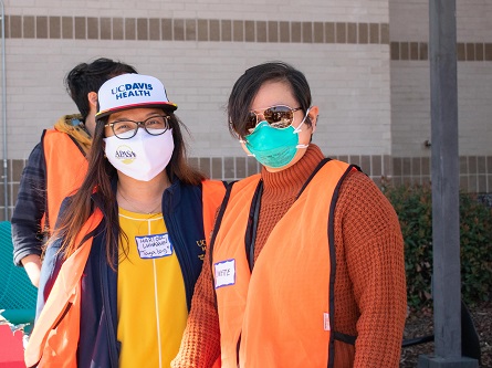 volunteers at vaccine clinic