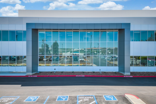 Zoomed in photo of exterior glass panels of rehab hospital